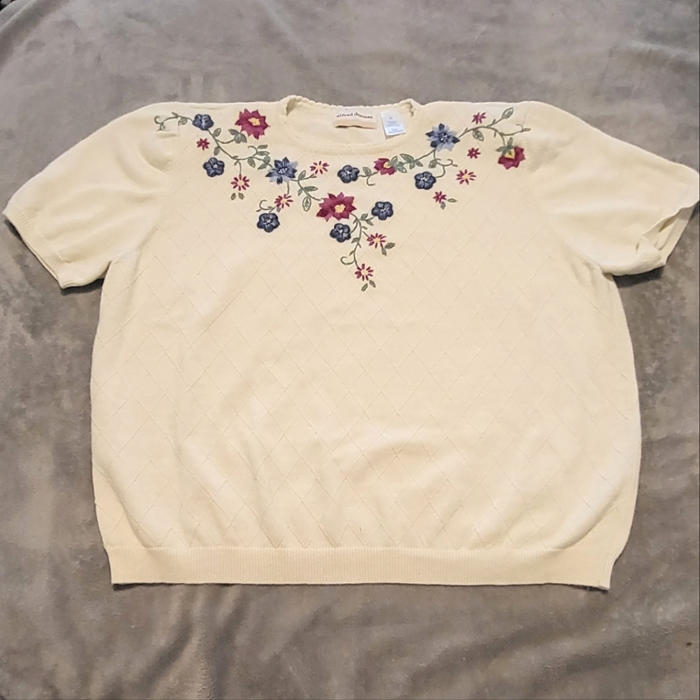 Vintage grandma cottage sweater short sleeve floral embroidered ivory cream